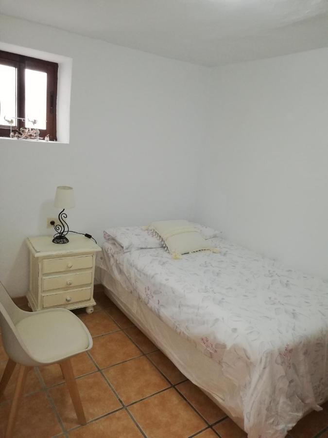 La Buganvilla De Juana Y Antonio Casares Bagian luar foto