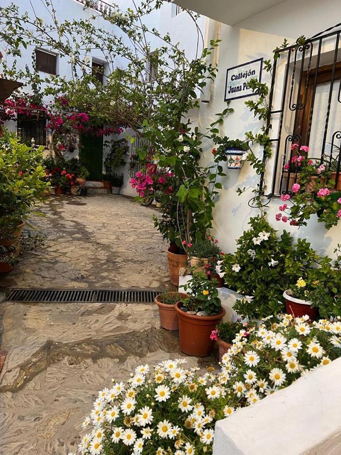 La Buganvilla De Juana Y Antonio Casares Bagian luar foto